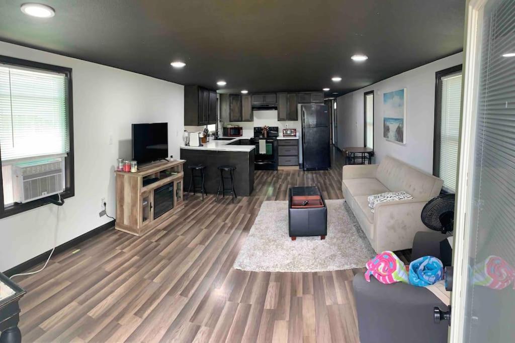 Вилла Field Quarters Пенсакола Экстерьер фото
